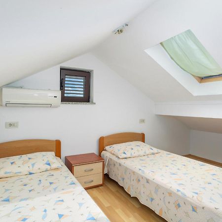 Nice Apartment In Jurandvor With Wifi Екстериор снимка