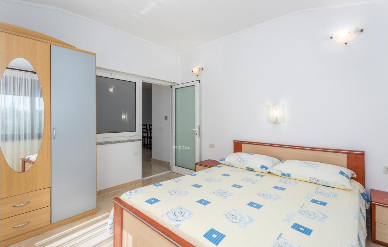 Nice Apartment In Jurandvor With Wifi Екстериор снимка